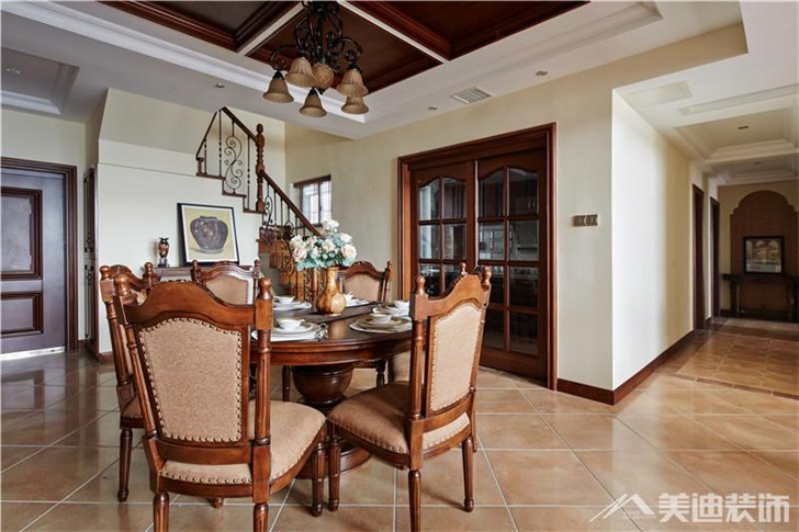 長沙香樟景苑300平裝修案例-餐廳