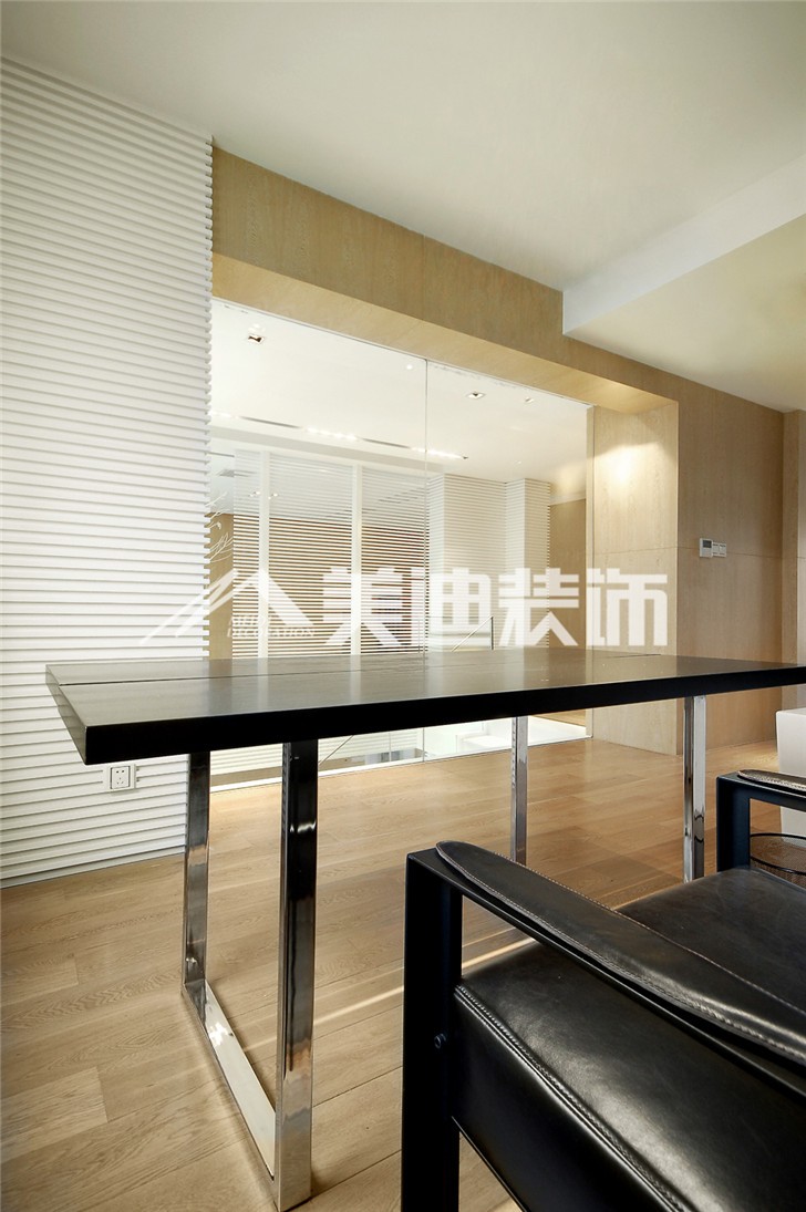 融科東南?，F(xiàn)代簡約風(fēng)裝修案例圖—客廳