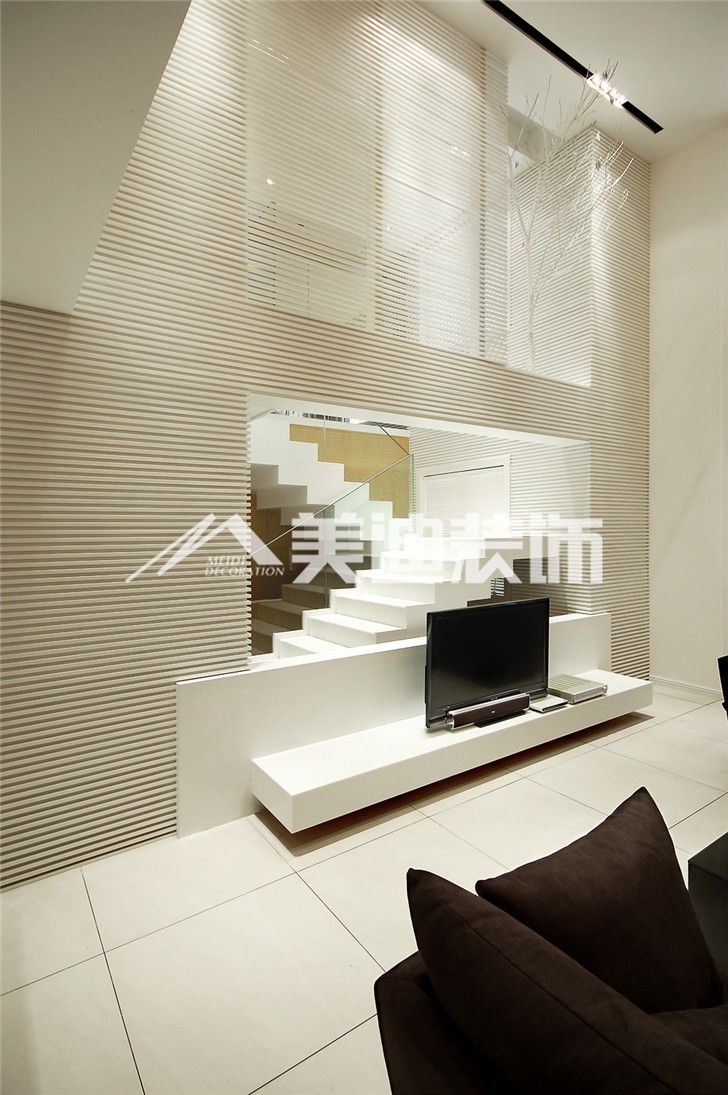 融科東南?，F(xiàn)代簡約風(fēng)裝修案例圖—客廳