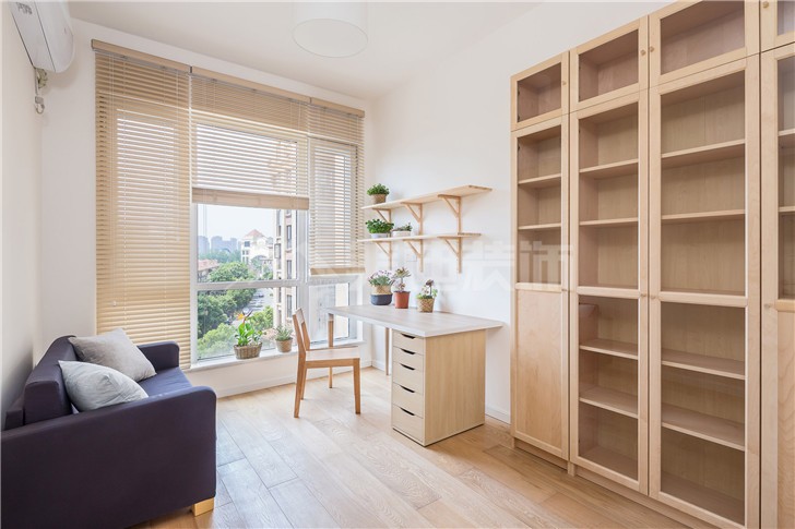 天麓尚層130平簡(jiǎn)歐裝修案例圖—書房