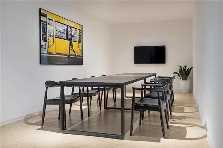 星沙領(lǐng)克4S店2000平工裝現(xiàn)代風(fēng)裝修案例圖—休息室