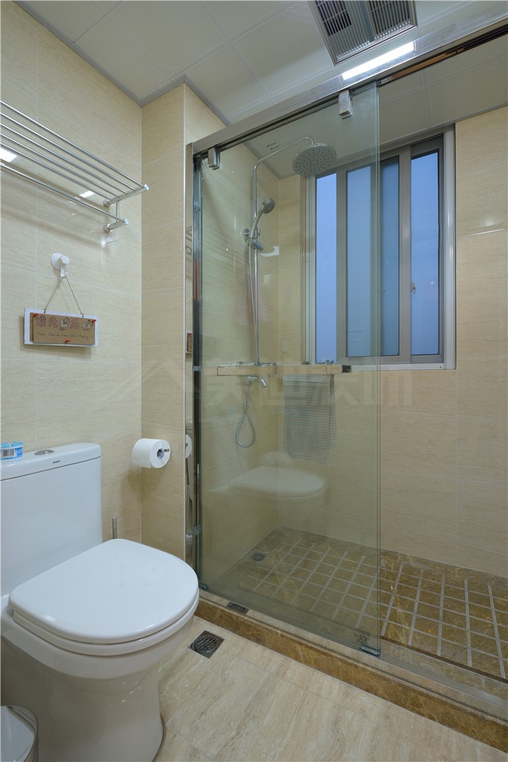 堤亞納灣133平美式風(fēng)裝修案例圖—衛(wèi)生間