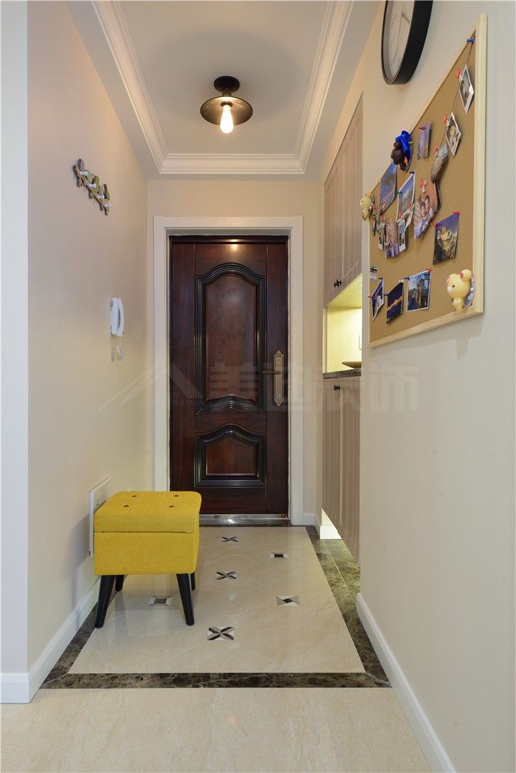 堤亞納灣133平美式風(fēng)裝修案例圖—門(mén)廳