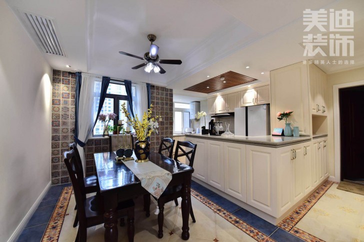 八方小區(qū)160平小美風(fēng)格裝修案例圖-餐廳
