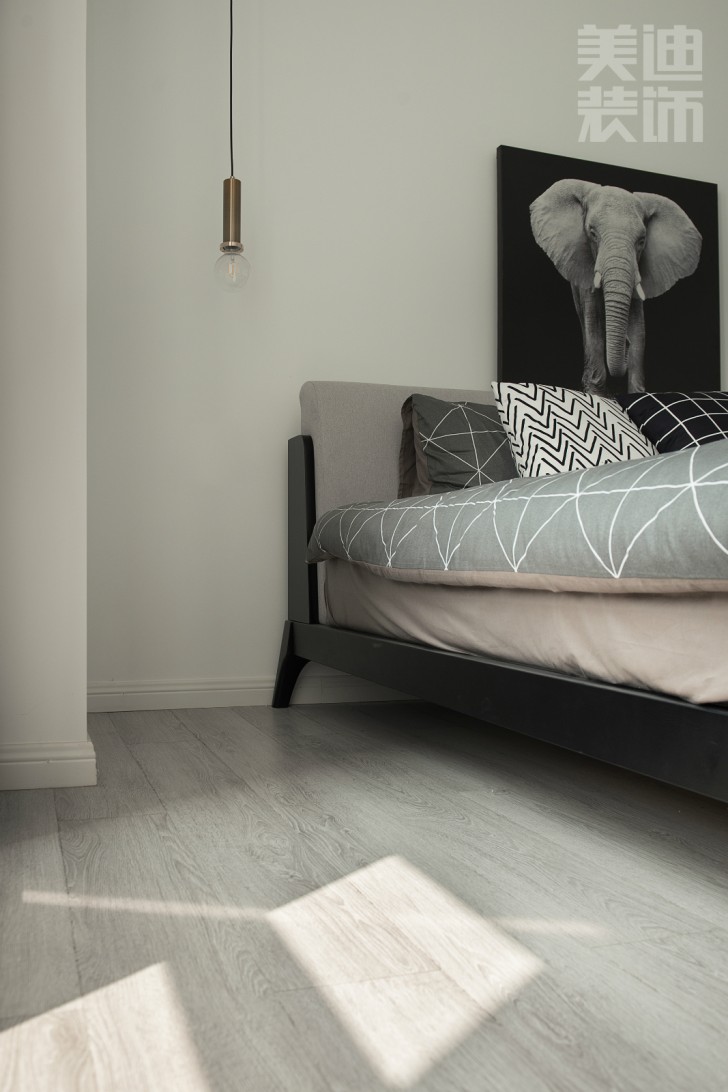 歸心苑90平現(xiàn)代簡(jiǎn)約風(fēng)裝修案例實(shí)拍圖-臥室