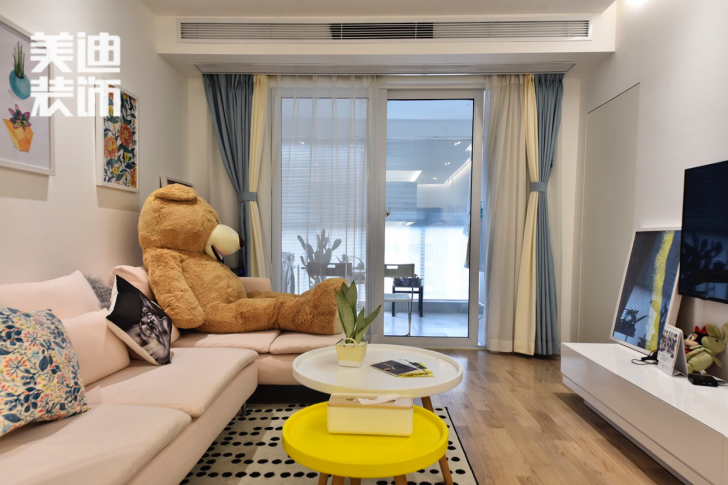 保利香檳國際88平ins風(fēng)裝修案例實(shí)拍圖--客廳