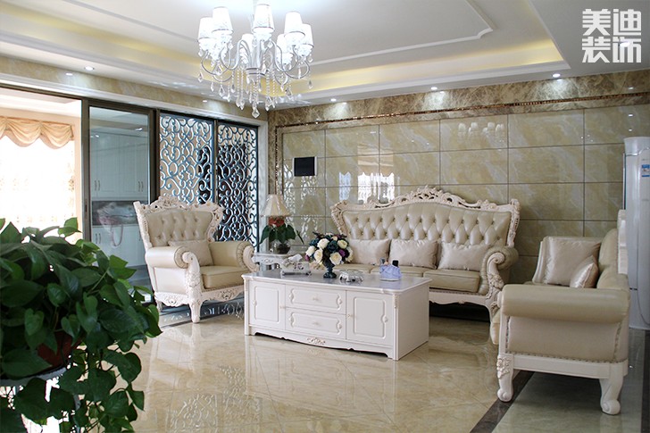 碧桂園現(xiàn)代歐式裝修風(fēng)格效果圖--客廳