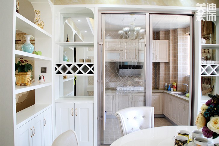 碧桂園現(xiàn)代歐式裝修風(fēng)格效果圖--餐廳