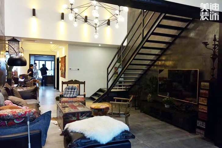 鑫遠御文臺177平米工業(yè)風實景圖--客廳