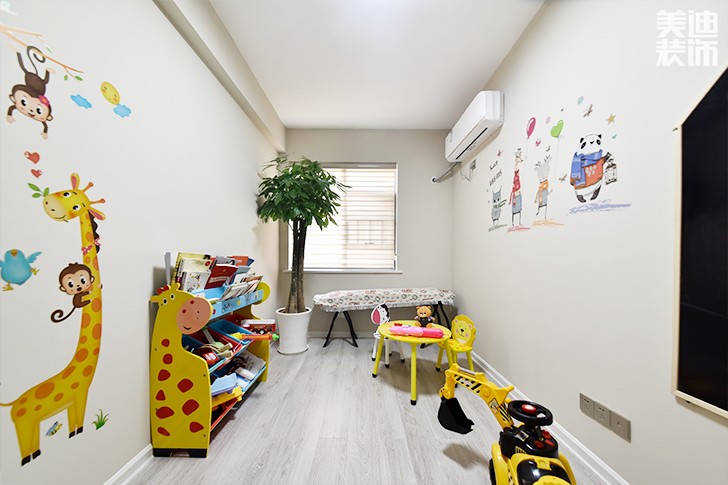 乾源國際115㎡現(xiàn)代簡約裝修案例圖--書房