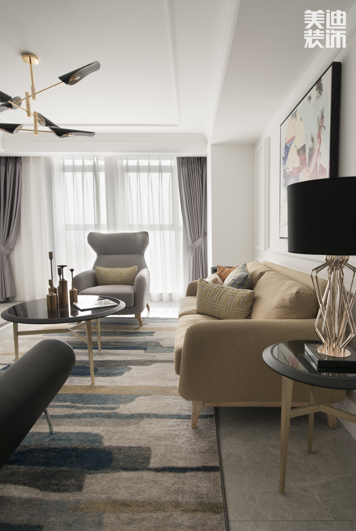 雙灣國(guó)際120平米新奢古典案例裝修實(shí)拍圖-客廳