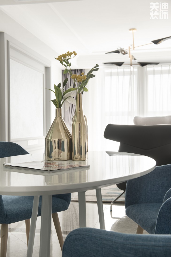 雙灣國(guó)際120平米新奢古典案例裝修實(shí)拍圖-餐廳