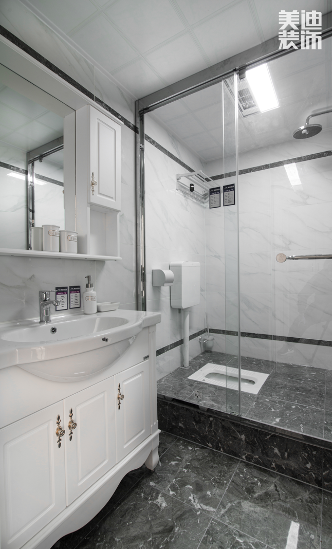 雙灣國(guó)際120平米新奢古典案例裝修實(shí)拍圖-衛(wèi)生間