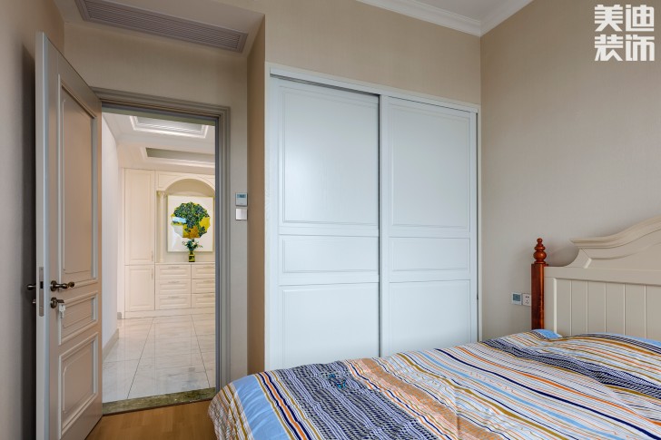 中隆國際御璽220平米美式輕奢風(fēng)裝修案例實(shí)拍圖-臥室