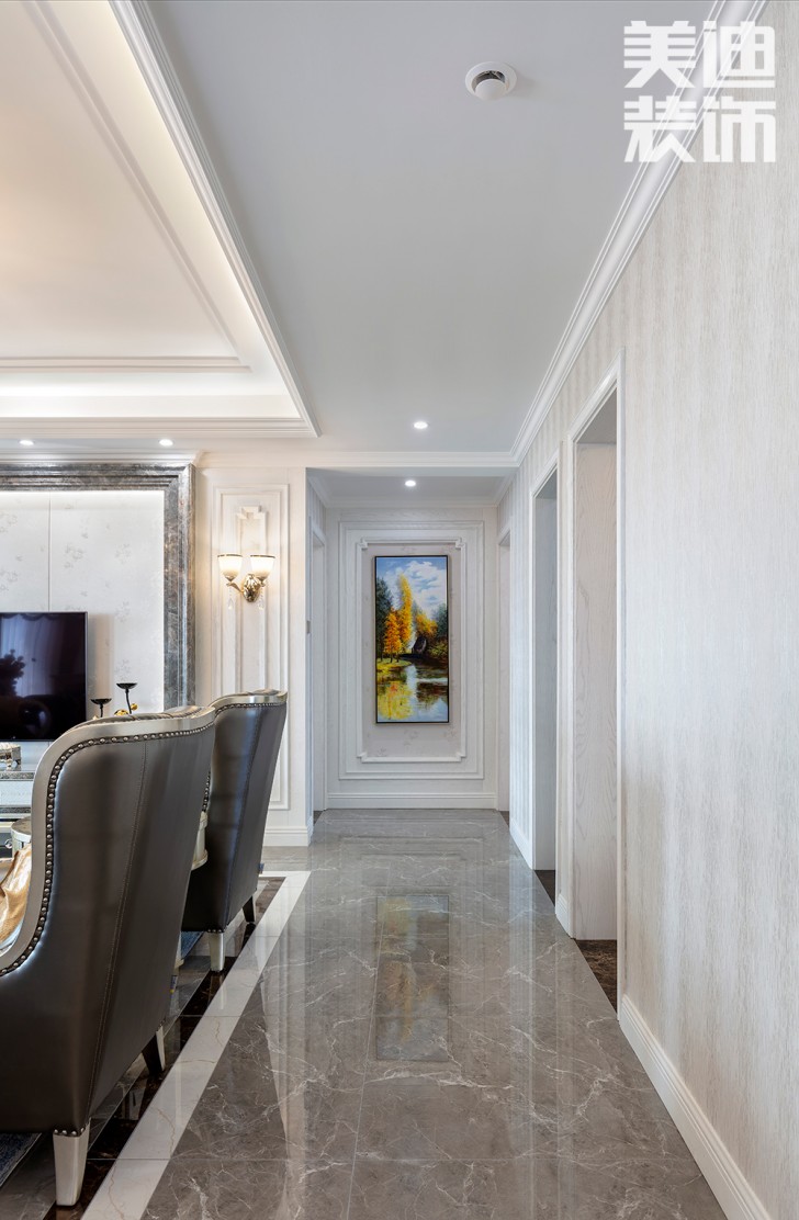 雙灣國際215平米法式輕奢風(fēng)裝修案例實(shí)拍圖-過道