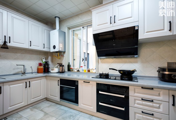 中隆國際御璽220平米美式輕奢風(fēng)裝修案例實(shí)拍圖-廚房