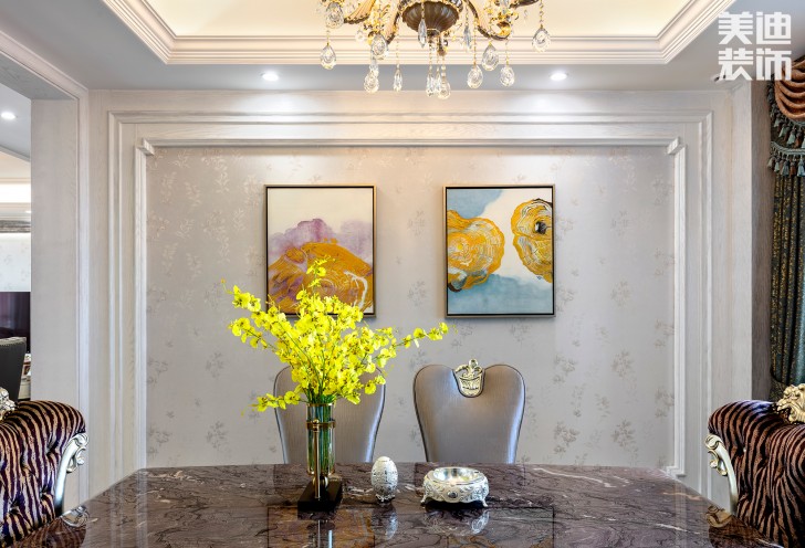 雙灣國際215平米法式輕奢風(fēng)裝修案例實(shí)拍圖-餐廳