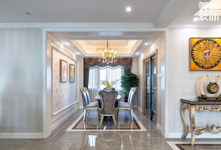 雙灣國際215平米法式輕奢風(fēng)裝修案例實(shí)拍圖-餐廳