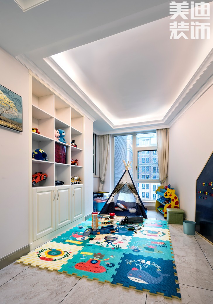 中隆國際御璽220平米美式輕奢風(fēng)裝修案例實(shí)拍圖-兒童房