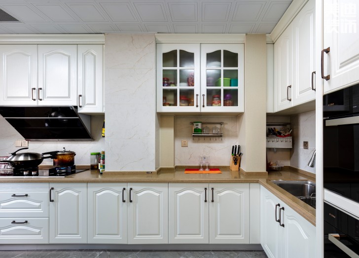 雙灣國際215平米法式輕奢風(fēng)裝修案例實(shí)拍圖-廚房