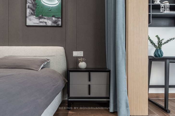 保利西海岸130㎡現(xiàn)代風(fēng)格案例實(shí)拍圖