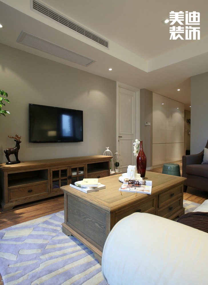 南國嘉苑140㎡簡美風(fēng)格裝修實(shí)景效果圖—客廳