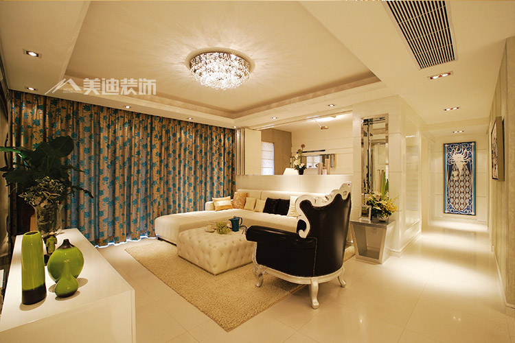 在長沙，買個90左右的房子，價格也是最合適的，很適合剛出來奮斗不久的年輕人，且現(xiàn)在市面上的小戶型家居居多，適合90平小戶型裝修風(fēng)格主要為簡約風(fēng)格，既節(jié)省裝修費用同時又展現(xiàn)自我個性長沙90平房子裝修