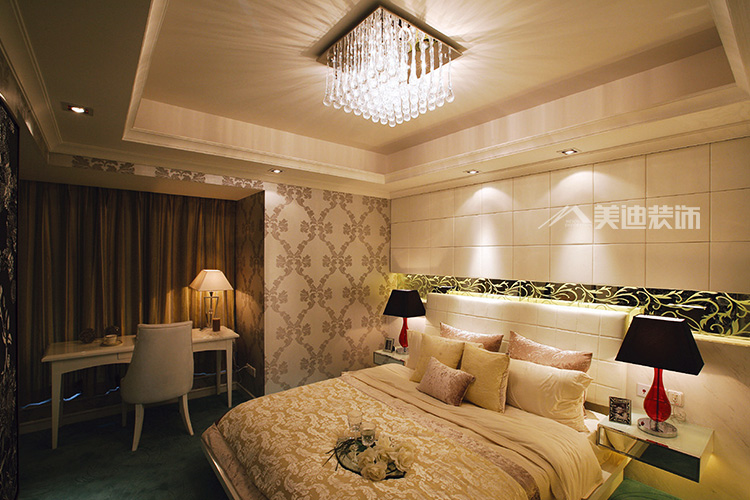 在長沙，買個90左右的房子，價格也是最合適的，很適合剛出來奮斗不久的年輕人，且現(xiàn)在市面上的小戶型家居居多，適合90平小戶型裝修風(fēng)格主要為簡約風(fēng)格，既節(jié)省裝修費用同時又展現(xiàn)自我個性長沙90平房子裝修