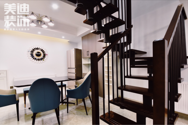 洋湖十八克拉135平現(xiàn)代簡(jiǎn)約風(fēng)裝修案例實(shí)拍圖--餐廳