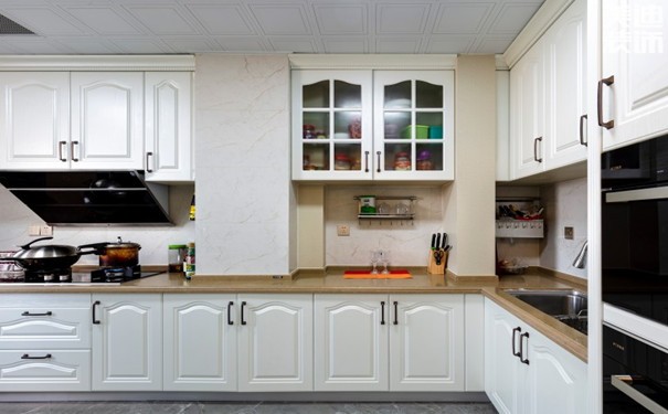 整體廚衛(wèi)吊頂如何選購？安裝整體廚衛(wèi)吊頂需注意什么？